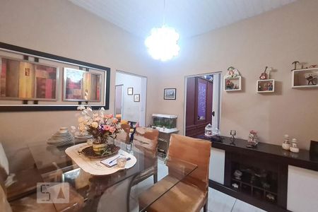 Casa à venda com 179m², 2 quartos e 1 vagaSala