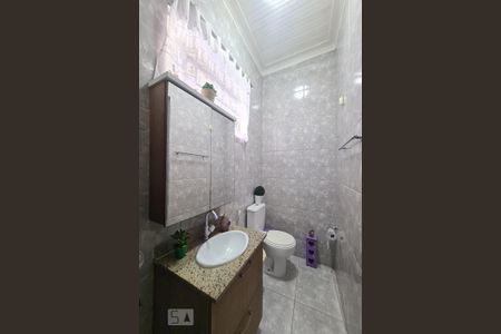 Casa à venda com 179m², 2 quartos e 1 vagaBanheiro