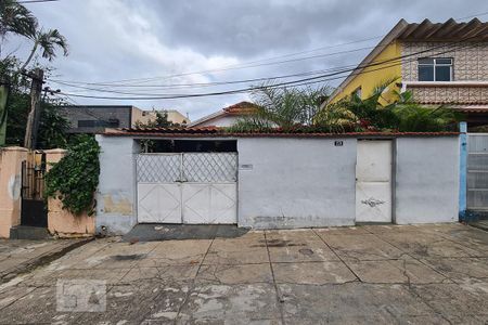 Casa à venda com 179m², 2 quartos e 1 vagaFachada