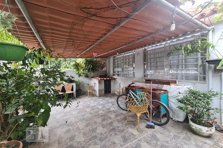 Casa à venda com 179m², 2 quartos e 1 vagavaranda