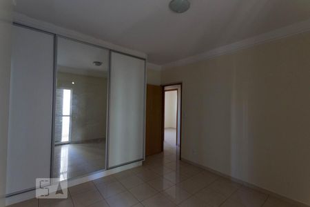 Apartamento para alugar com 114m², 4 quartos e 2 vagasSuíte 1