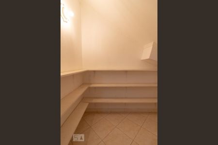 Casa à venda com 200m², 3 quartos e 3 vagasDespensa