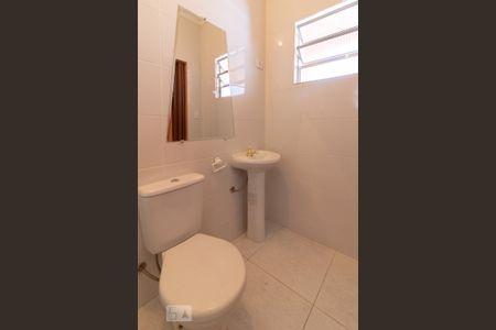 Casa à venda com 200m², 3 quartos e 3 vagasBanheiro da Suíte