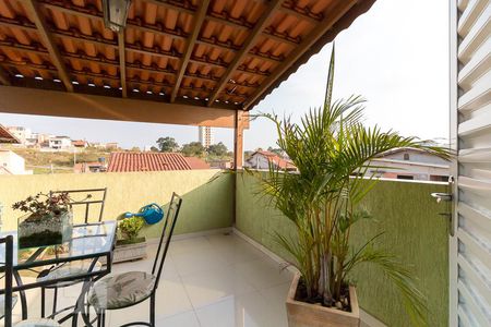 Casa à venda com 260m², 3 quartos e 4 vagasVaranda quarto 2
