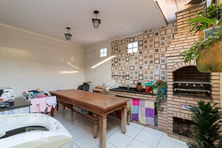 Casa à venda com 260m², 3 quartos e 4 vagasÁrea de serviço e churrasqueira