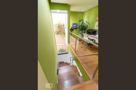 Casa à venda com 260m², 3 quartos e 4 vagasEscadas