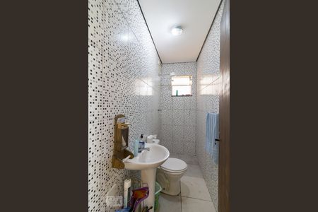 Casa à venda com 260m², 3 quartos e 4 vagasBanheiro de serviço