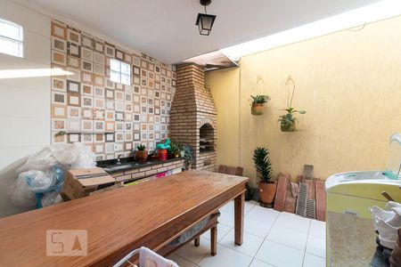 Casa à venda com 260m², 3 quartos e 4 vagasÁrea de serviço e churrasqueira