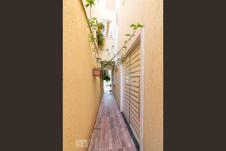 Casa à venda com 260m², 3 quartos e 4 vagasCorredor lateral externo