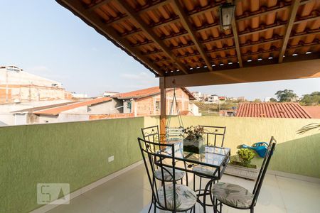 Casa à venda com 260m², 3 quartos e 4 vagasVaranda quarto 2