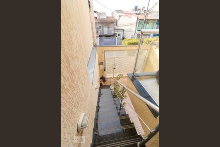 Casa à venda com 260m², 3 quartos e 4 vagasEscadas de acesso à casa