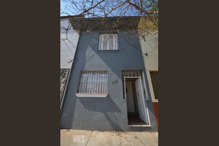 Casa à venda com 100m², 2 quartos e sem vaga Casa à venda com 100m², 2 quartos e sem vagaFachada