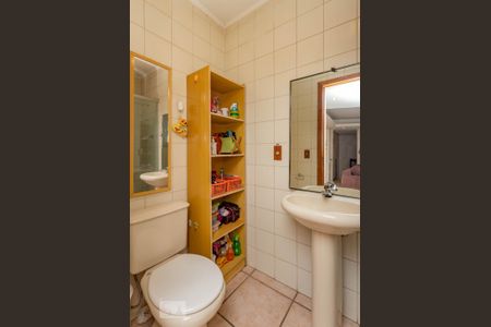 Banheiro de apartamento para alugar com 2 quartos, 140m² em Petrópolis, Porto Alegre