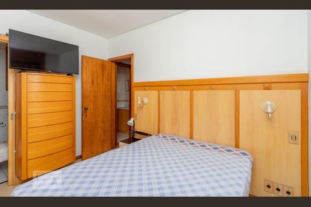 Quarto de apartamento para alugar com 2 quartos, 140m² em Petrópolis, Porto Alegre