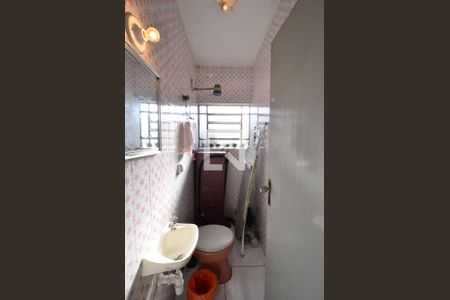 Casa à venda com 180m², 4 quartos e 2 vagasBanheiro de Serviço