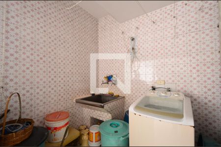 Casa à venda com 180m², 4 quartos e 2 vagasÁrea de Serviço