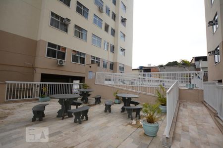 Apartamento à venda com 65m², 2 quartos e 1 vagaÁrea comum - Piscina