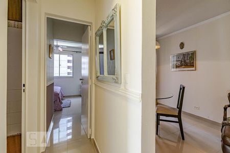Corredor de apartamento para alugar com 2 quartos, 70m² em Batel, Curitiba