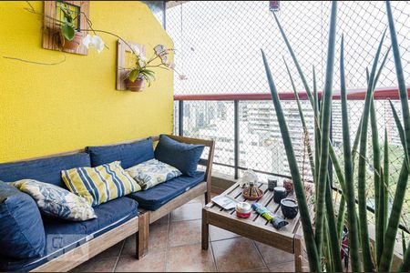 Varanda de apartamento para alugar com 3 quartos, 80m² em Sumaré, São Paulo