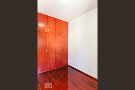Apartamento para alugar com 74m², 2 quartos e 1 vagaCloset do quarto 1