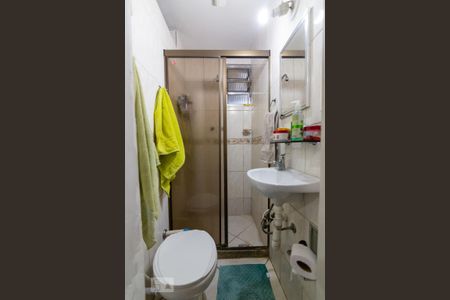 Apartamento à venda com 70m², 3 quartos e sem vaga Apartamento à venda com 70m², 3 quartos e sem vagaBanheiro da Suíte