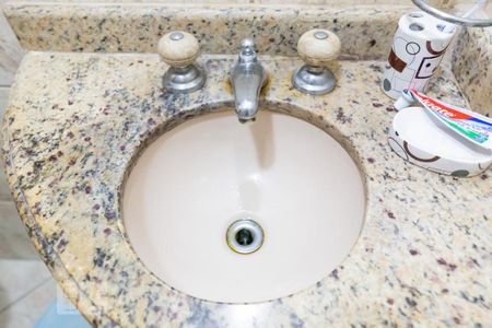 Apartamento à venda com 70m², 3 quartos e sem vaga Apartamento à venda com 70m², 3 quartos e sem vagaBanheiro Social