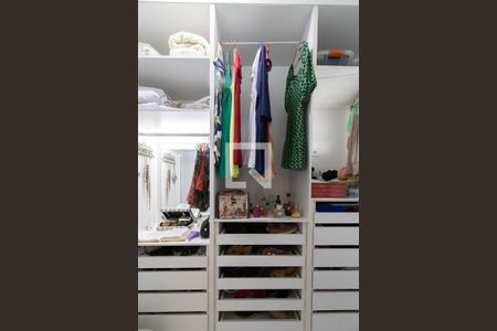 Casa para alugar com 132m², 3 quartos e 4 vagas Casa para alugar com 132m², 3 quartos e 4 vagasCloset da Suíte