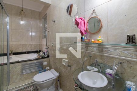 Casa para alugar com 132m², 3 quartos e 4 vagas Casa para alugar com 132m², 3 quartos e 4 vagasBanheiro da Suíte