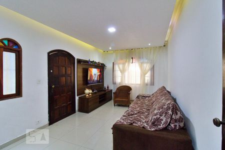 Casa para alugar com 150m², 3 quartos e 2 vagasSala