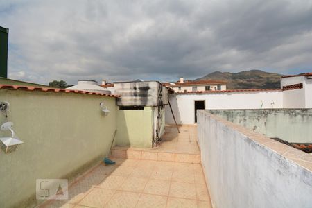 Casa à venda com 90m², 2 quartos e 3 vagasTerraço