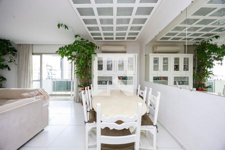 Sala de apartamento à venda com 3 quartos, 153m² em Campo Belo, São Paulo