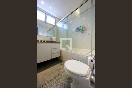 Apartamento à venda com 153m², 3 quartos e 2 vagasSuíte - Banheiro