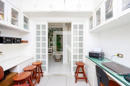 Apartamento à venda com 153m², 3 quartos e 2 vagasEscritório