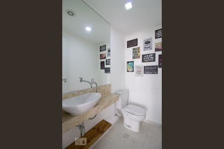 Lavabo de apartamento para alugar com 2 quartos, 86m² em Jardim Flor da Montanha, Guarulhos