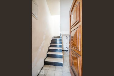 Casa à venda com 130m², 4 quartos e 2 vagasEntrada casa 02