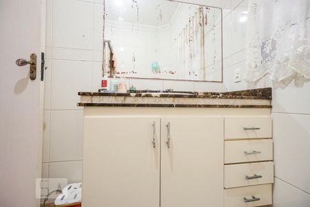 Casa à venda com 130m², 4 quartos e 2 vagasBanheiro
