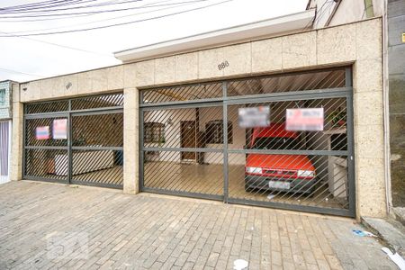 Casa à venda com 130m², 4 quartos e 2 vagasFachada