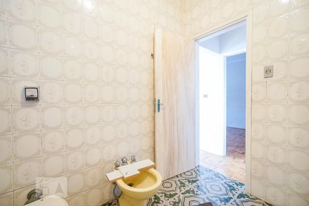 Casa à venda com 130m², 4 quartos e 2 vagasBanheiro