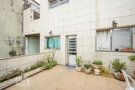 Casa à venda com 130m², 4 quartos e 2 vagasQuintal