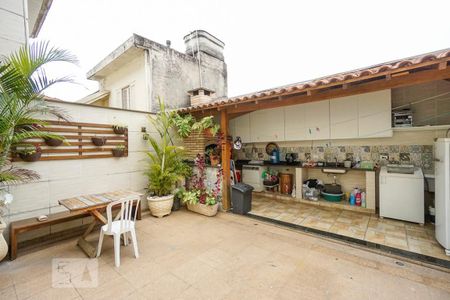 Casa à venda com 130m², 4 quartos e 2 vagasQuintal