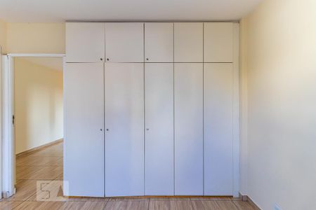 Quarto da suíte de apartamento à venda com 1 quarto, 50m² em Cambuí, Campinas