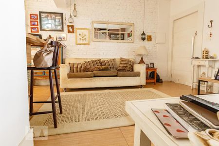 Casa à venda com 120m², 2 quartos e 2 vagasSala