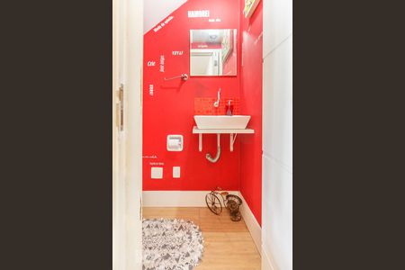 Casa à venda com 120m², 2 quartos e 2 vagasLavabo