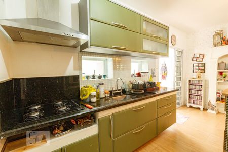 Casa à venda com 120m², 2 quartos e 2 vagasCozinha