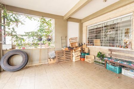 Casa à venda com 120m², 2 quartos e 2 vagasEntrada / Garagem 