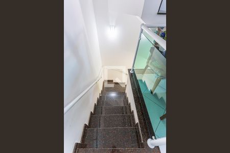 Escada Sala / Garagem de casa à venda com 2 quartos, 80m² em Vila Bela Vista, Santo André
