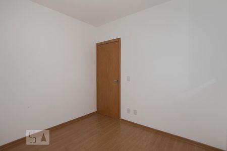 Quarto 2 de apartamento para alugar com 2 quartos, 45m² em Jardim Ouro Branco, Ribeirão Preto