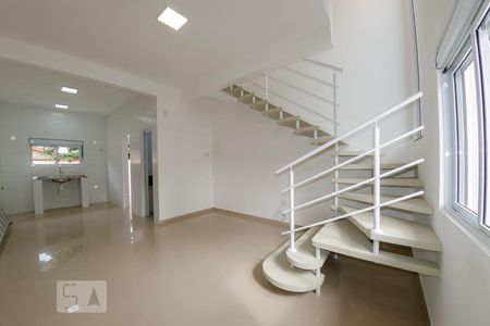Sala de casa para alugar com 2 quartos, 84m² em São João do Rio Vermelho, Florianópolis