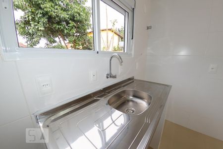 Casa para alugar com 84m², 2 quartos e 2 vagasCozinha