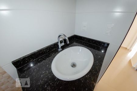 Casa para alugar com 84m², 2 quartos e 2 vagasBanheiro